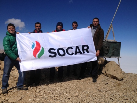 SOCAR-ın yeni loqotipi Heydər Əliyev zirvəsində - FOTOLAR